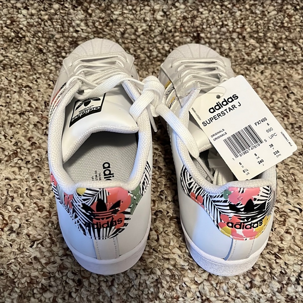 Adidas Superstar J sneakers